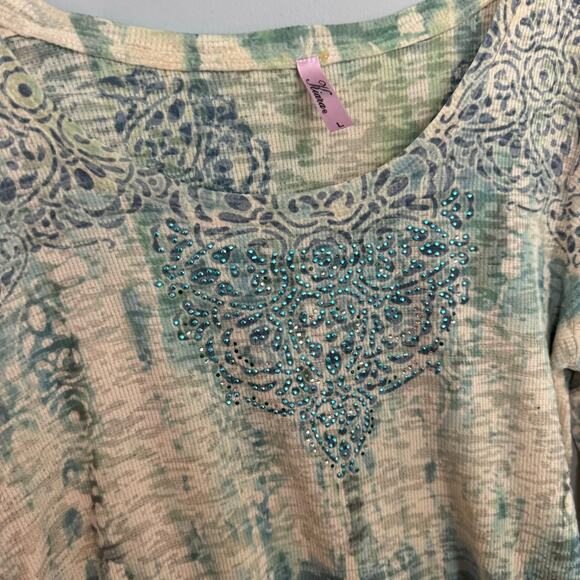 Kiara Embellished Waffle Knit Relic Print Top Size Large Long Sleeves Crew Neck - Picture 2 of 5